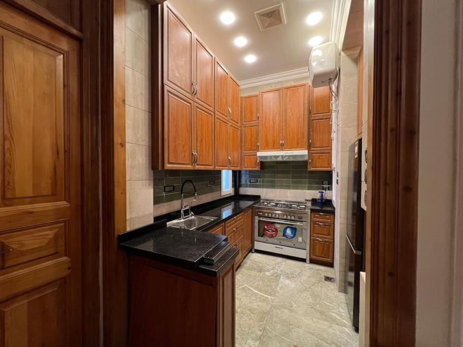 Authentic 3Br Apartment In Downtown, Cairo Exterior photo