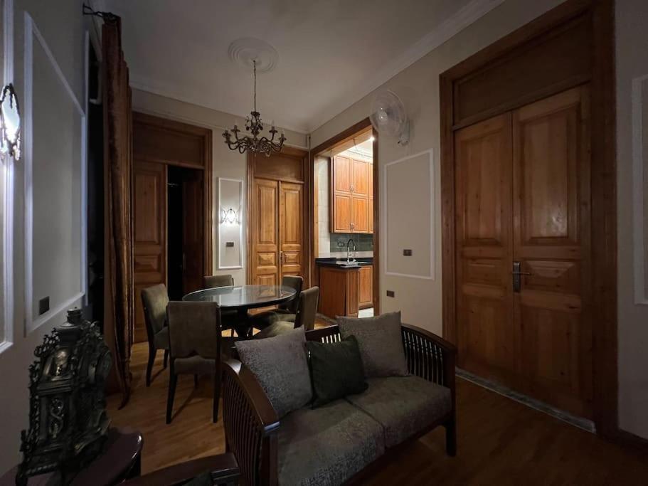 Authentic 3Br Apartment In Downtown, Cairo Exterior photo