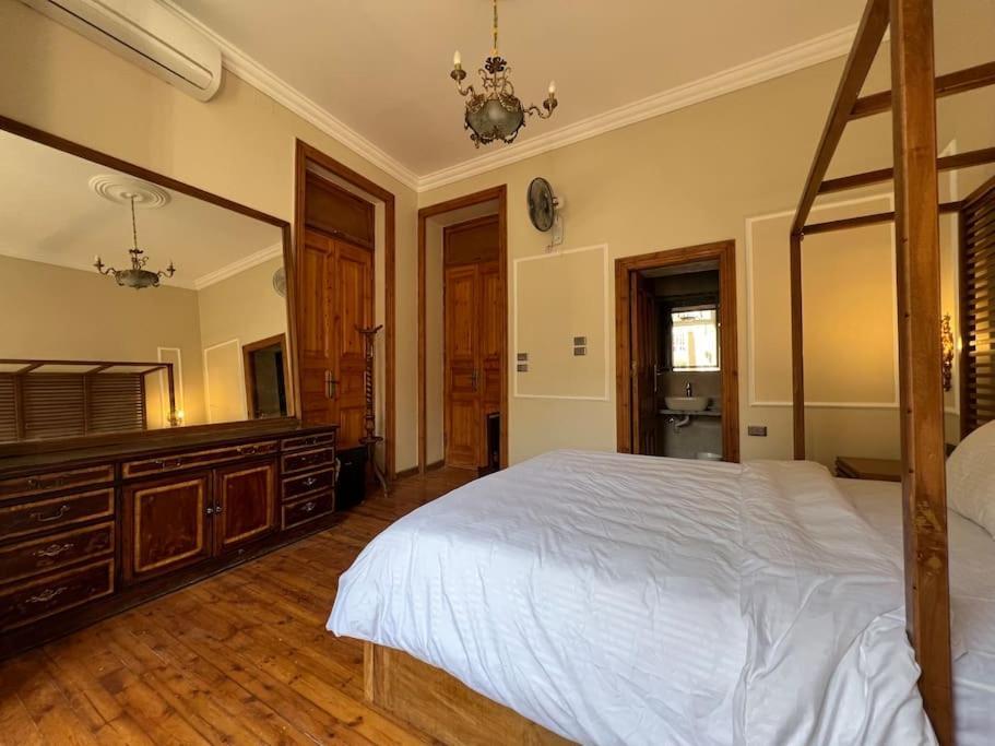 Authentic 3Br Apartment In Downtown, Cairo Exterior photo