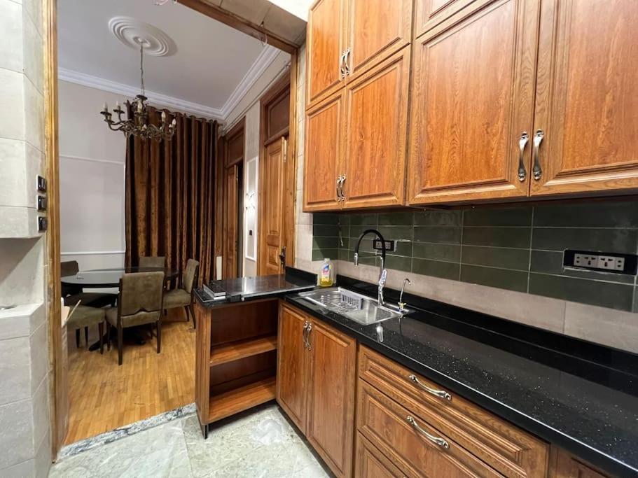 Authentic 3Br Apartment In Downtown, Cairo Exterior photo